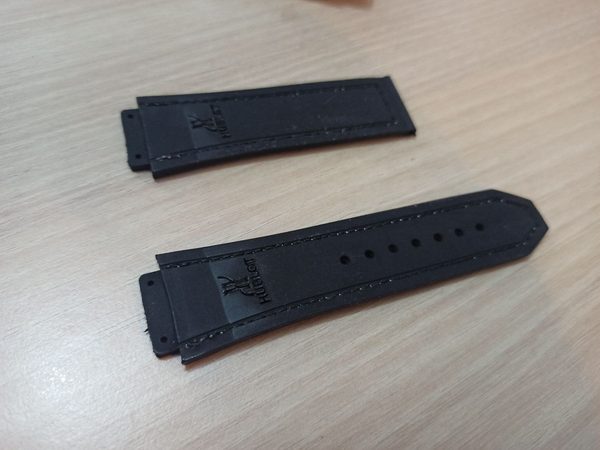 Fits/For Hublot 42mm cases - Black - Gold Colour On Black Rubber 17mm Replacement Watch Band Strap Belt